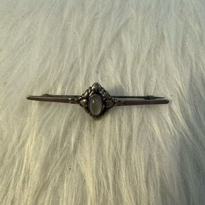 Vintage Sterling Silver Pin.    Tote P6